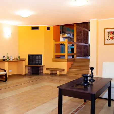 Pola Hostel *
